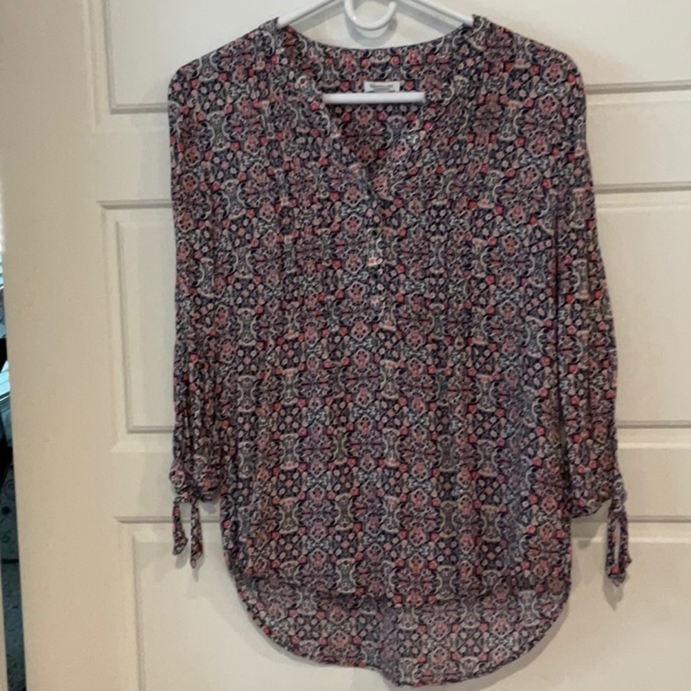 Rayon tunic with 3/4 tie sleeves